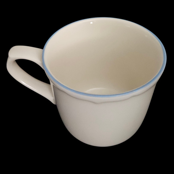 Hallmark Auntie Em Cups & Saucers Set 4 Mugs 4 Plates Blue Trim Japan Stoneware - Picture 6 of 8